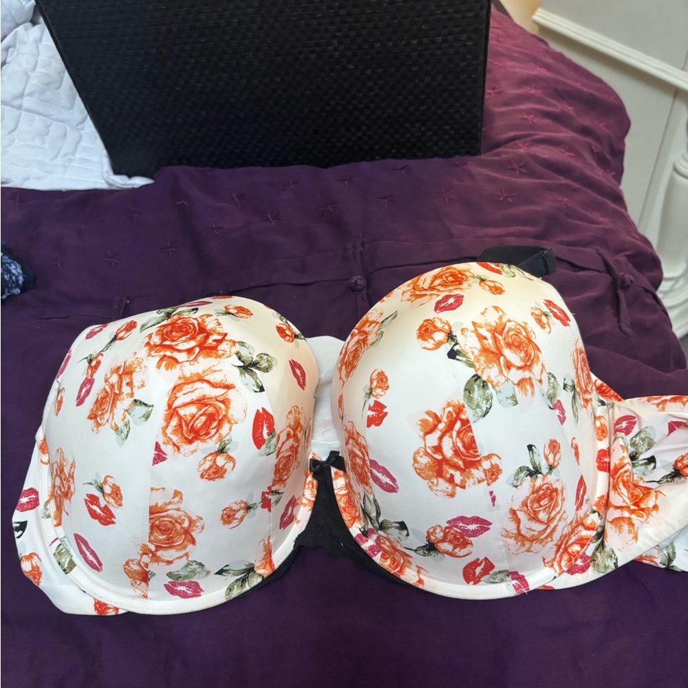 Torrid White Bra with Orange Floral and Red Lips